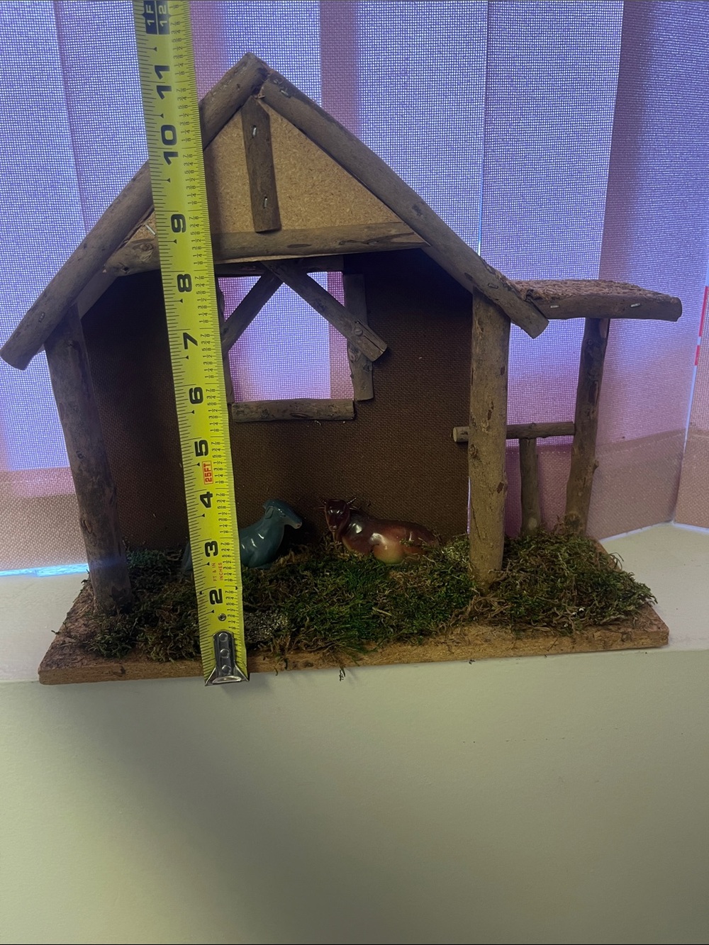 Handmade Rustic Nativity Stable - Picture 3 of 5